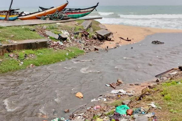 அம்பாறை மாவட்டத்தில் கடல் கொந்தளிப்பு; தொடர் அடைமழை | Sea Turbulence In Ampara District Heavy Rain அம்பாறை மாவட்டத்தில் கடல் கொந்தளிப்பு; தொடர் அடைமழை | Sea Turbulence In Ampara District Heavy Rain