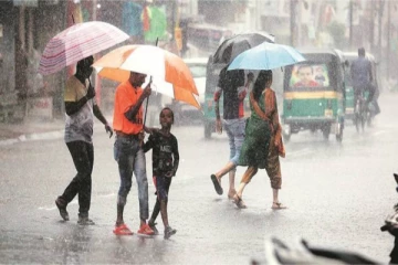 24 மணிநேரத்தில் பதிவாகிய மழைவீழ்ச்சி - மக்களின் இயல்பு நிலை பாதிப்பு
