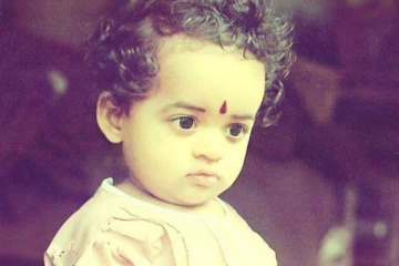 அடடே செம கியூட்டாக சிறுவயதில் இருக்கும் இந்த நாயகி யார் தெரியுமா?- இவங்க தானா?