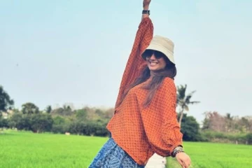 திருமண சந்தோஷத்தில் இருக்கும் தொகுப்பாளினி பிரியங்காவின் சில கூல் போட்டோஸ்