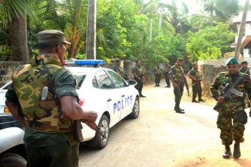 கண்டியில் அமைச்சர் ஒருவர் வீட்டில் குண்டு அச்சுறுத்தல் ஏற்படுத்திய இருவர் சிக்கினர்!