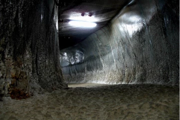 அவுஸ்திரேலிய தடுப்பு முகாமிலிருந்து சுரங்கப்பாதை அமைத்து தப்பித்து செல்ல முயன்ற ஈரானிய அகதி