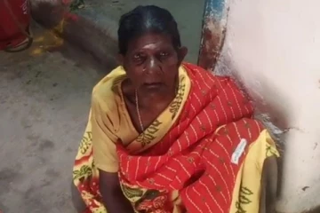 மூதாட்டிக்கு 3வது டோஸ் கொரோனா தடுப்பூசி - அதிர்ந்து போன மக்கள்