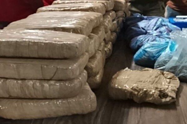 தமிழர் பகுதியொன்றில் பெருந்தொகை கேரள கஞ்சா மீட்பு | Large Quantity Of Kerala Ganja Seized தமிழர் பகுதியொன்றில் பெருந்தொகை கேரள கஞ்சா மீட்பு | Large Quantity Of Kerala Ganja Seized