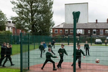 பிரித்தானியாவில் நாளை முதல் திறக்கப்படும் பாடசாலைகள்! - பிரதமர் விடுத்துள்ள எச்சரிக்கை
