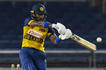 තියුණු තරගයකින් පසු ශ්‍රී ලංකාවෙන් කොදෙව්වන්ට දැවැන්ත ඉලක්කයක්