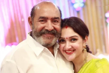 விஜயகுமாரின் மகள் ஸ்ரீதேவிக்கு இவ்வளவு பெரிய மகள் இருக்கிறாரா.. ஆச்சிரியப்படும் ரசிகர்கள்