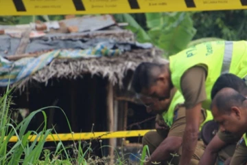 පාලමක් අසළින් අත, කට ගැට ගැසූ මළ සිරුරක් හමුවෙයි..
