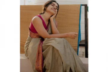 எலிமினேஷனுக்கு பின் பிக் பாஸ் தர்ஷிகா வெளியிட்ட அழகிய ஸ்டில்கள்