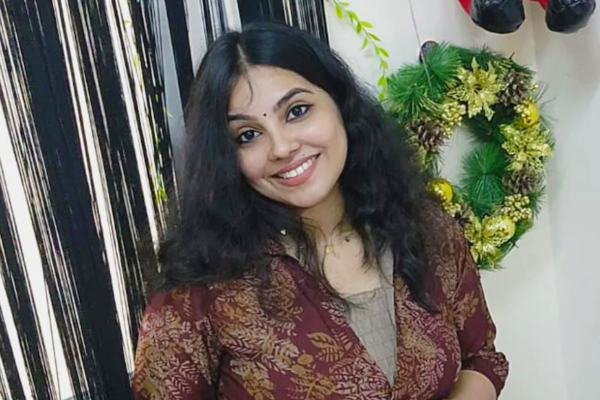 வெளிநாடொன்றில் உயிரற்ற நிலையில் கண்டுபிடிக்கப்பட்ட கேரளப் பெண்: கணவன் மீது புகார் | Kerala Women Found Dead In Uae Family Accuse Hus