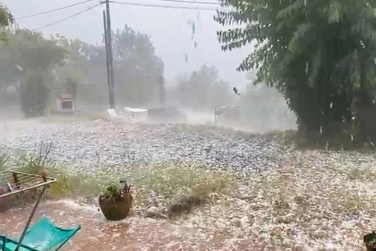 ஒரு பக்கம் வெப்பம்... மறுபக்கம் புயல்: பிரான்சில் இருவர் பலி | Heatwave And Storms Affect France 2 Dies ஒரு பக்கம் வெப்பம்... மறுபக்கம் புயல்: பிரான்சில் இருவர் பலி | Heatwave And Storms Affect France 2 Dies