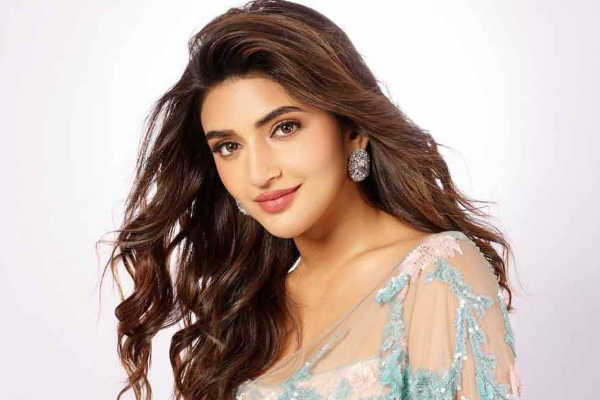 அந்த நடிகர்தான் என் மகளின் நடனத்திற்கு காரணம்.. ஸ்ரீலீலாவின் தாய் ஓபன் டாக் | Junior Ntr Is Reason For Sreeleela Dancing