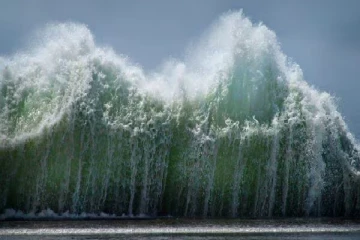 100 அடிக்கு சுனாமி; 2 லட்சம் பேர் உயிரிழக்கும் அபாயம் - பகீர் எச்சரிக்கை!