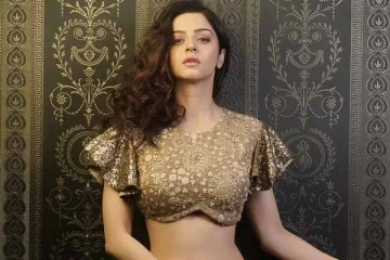 கிளாமர் உடை அணிந்து போட்டோ வெளியிட்ட நடிகை வேதிகா