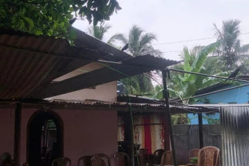 யாழில் மினி சூறாவளி : 19 குடும்பங்கள் பாதிப்பு(Video)