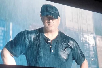 ரசிகர்களுடன் படம் பார்க்க வந்த போனி கபூர், ஹுமா குரேஷி, கார்த்திகேயா- ரசிகர்களின் வரவேற்பு