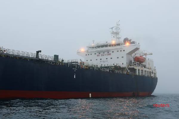 உலகமெங்கும் தடாலடியாக அதிகரிக்கும் கைவிடப்படும் எண்ணெய் கப்பல்களின் எண்ணிக்கை | Abandoned Oil Tankers