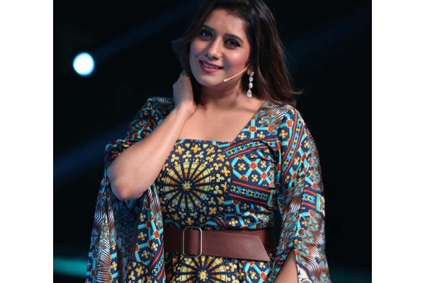 சவுண்டு பார்டி; விஜய் டிவியின் செல்லப்பிள்ளை  பிரியங்கா இப்படிப்பட்டவரா? | Is Vijay Tv S Pet Priyanka Like This