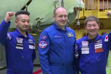 500 கோடி கட்டணம் செலுத்தி விண்வெளிக்கு சுற்றுலா செல்லும் தொழில் அதிபர்