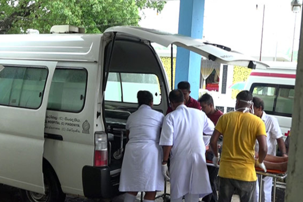 நேருக்கு நேர் மோதிய பேருந்துகள் ; பலர் படுகாயம் | Buses Collide Head On Many Injured