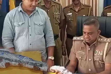 வீதியில் பொலித்தீன் பைக்குள் மறைத்து வைக்கப்பட்டடிருந்த பொருளால் அதிர்ச்சி