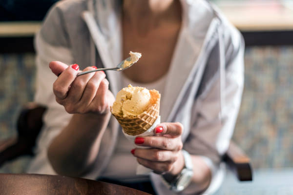 இரவு நேரத்தில் இந்த 5 உணவுகளை சாப்பிடுவது ஆபததை ஏற்படுத்துமாம்! உஷார் | Eating These 5 Foods At Night Can Be Dangerous