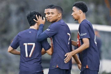 கடைசி நிமிடத்தில் கோல் அடித்த எம்பாப்பே..PSG மிரட்டல் வெற்றி