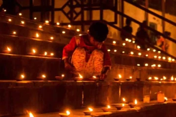 தீபம் ஏற்ற ஏற்ற பாவம் குறையும்