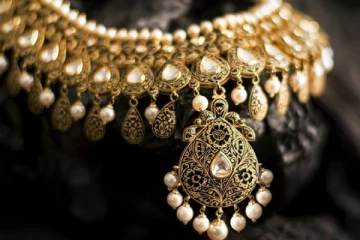 ஒரேயடியாக எகிறி குறைந்த தங்கம் விலை - இன்றைய நிலவரம்!