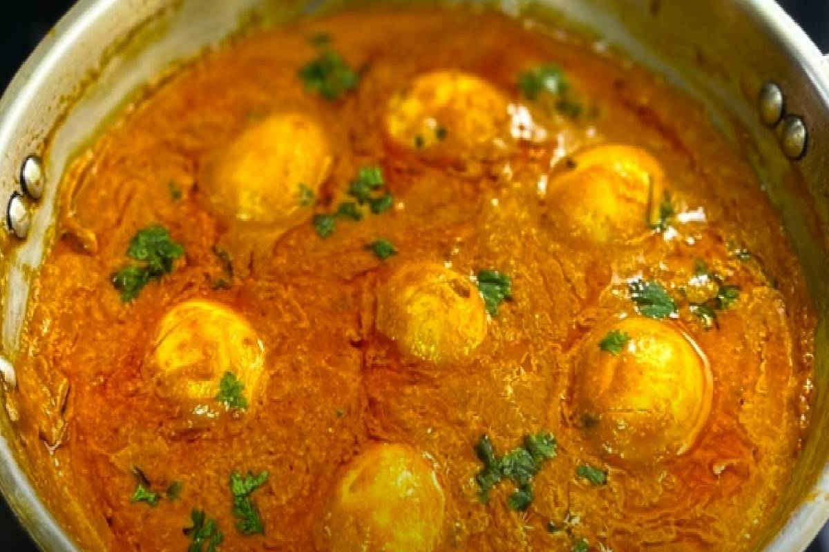 ஹைதராபாத் பாணியில் அசத்தல் முட்டை குழம்பு... இப்படி செய்தா கொஞ்சமும் மிஞ்சாது | Tasty Hyderabadi Egg Malai Curry Recipe ஹைதராபாத் பாணியில் அசத்தல் முட்டை குழம்பு... இப்படி செய்தா கொஞ்சமும் மிஞ்சாது | Tasty Hyderabadi Egg Malai Curry Recipe
