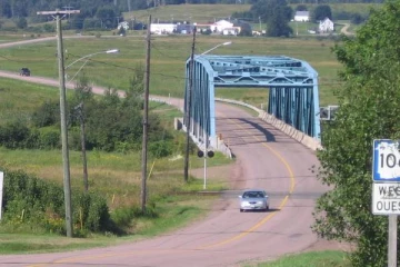 கனடாவில் மோதி கொண்ட மூன்று கார்கள்! உயிரிழந்த இளம்பெண்... மற்ற இரு கார்களிலும் இருந்த பெண்கள்