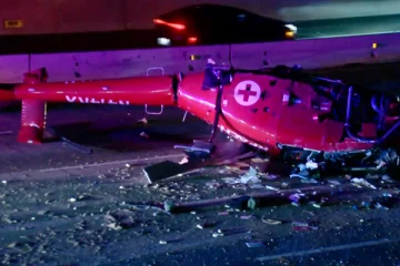 அமெரிக்காவில் மருத்துவ ஹெலிகாப்டர் விபத்து: மூன்று பேர் படுகாயம்