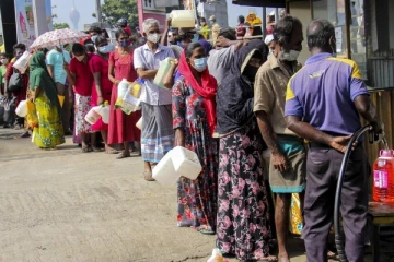 இலங்கையை அச்சுறுத்தும் ஒமிக்ரோன் மாறுபாடு - எதிர்வரும் நாட்களில் ஆபத்து