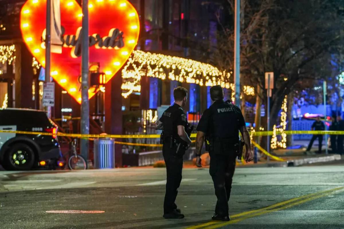 ஈரான் கொடியை அணிந்தபடி அமெரிக்காவில் துப்பாக்கி சூடு - தமிழ் பெண் உயிரிழப்பு | Tamil Women Savitha Shan Dies In Texas Shooting