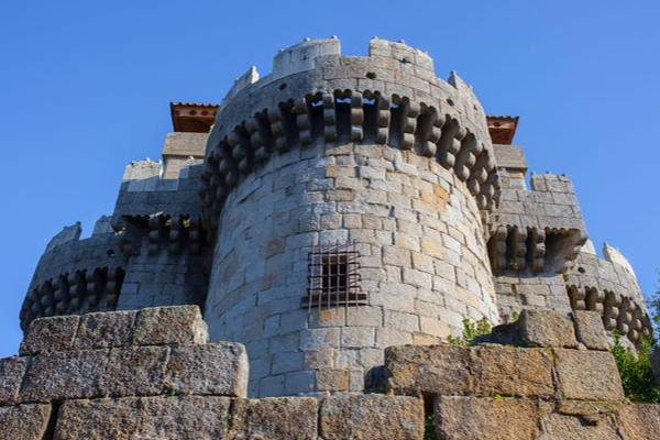 ஒரே ஒரு வதந்தியால் 60 ஆண்டுகளாக நகரத்தை விட்டு வெளியேறிய மக்கள்! இறுதியில் நடந்த ட்விஸ்ட் | Spanish Town That Was Mistakenly Abandoned