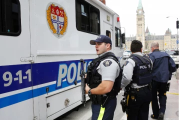 வெடிகுண்டு மிரட்டலால் பல மணி நேரம் ஒத்திவைக்கப்பட்ட கனடிய நாடாளுமன்றம்