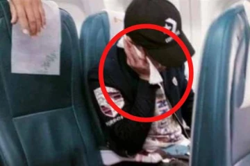 நடுவானில் விமானத்தை அதிரவைத்த சம்பவம்; பயணியின் காதை கிழித்த துப்பாக்கி குண்டு