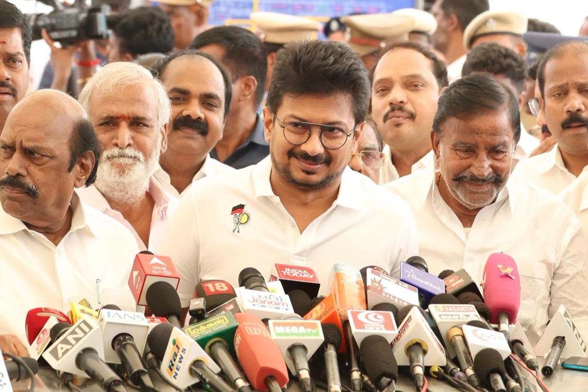கணவனை தேடும் மனைவி கதை - முதல்வரின் கதைக்கு உதயநிதி பதிலடி | Udhayanithi Story Cm Vijay Wife