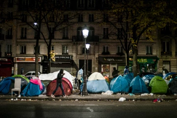 பிரான்ஸில் பாடசாலையில் குடியேறிய அகதிகளுக்கு நேர்ந்த நிலை!