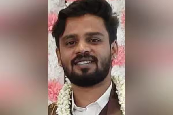 பல பெண்களுடன் தொடர்பு? தட்டிக்கேட்ட மனைவி - புதுமாப்பிள்ளை விபரீத முடிவு! | Bank Employee Ends Life Affair Issue Bengaluru