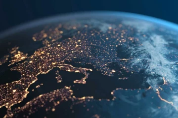 80 சென்டிமென்டர் கிழக்கே சாய்ந்து இருக்கும் பூமி