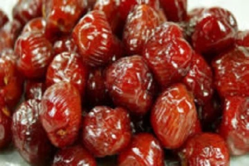இலவசமாக வழங்கப்பட்ட 100 கிலோ பேரீச்சம்பழங்கள்