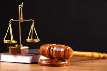 திமுக முன்னாள் அமைச்சர் மகனின் உதவியாளருக்கு 7 ஆண்டு சிறை