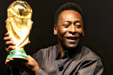 பிரபல கால்பந்து ஜாம்பவான் மரணம்!