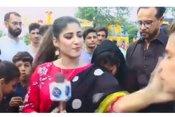 நேரலையில் சிறுவனின் கன்னத்தில் பளாரென அறைந்த பெண் பத்திரிகையாளர் - வைரலாகும் வீடியோ - தமிழ்நாடு