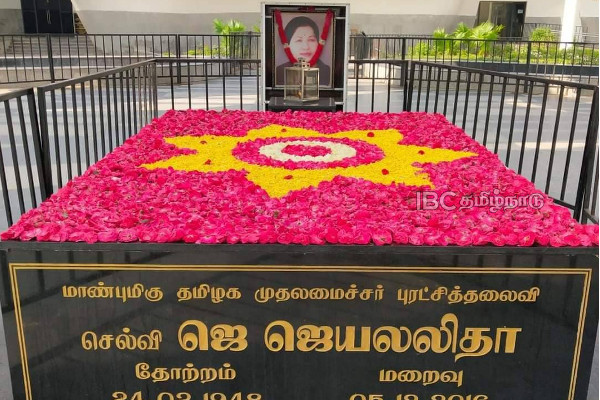 அரியணையை தக்க வைத்த ஓபிஎஸ் - ஈபிஎஸ் அவசர ஆலோசனை | Ops Retained The Throne Eps Emergency Consultation அரியணையை தக்க வைத்த ஓபிஎஸ் - ஈபிஎஸ் அவசர ஆலோசனை | Ops Retained The Throne Eps Emergency Consultation