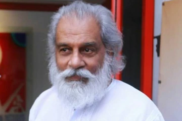 பாடகர் கே.ஜே.யேசுதாஸ் அவர்களின் 3 மகன்களையும் பார்த்திருக்கிறீர்களா?- அழகிய குடும்ப புகைப்படம்