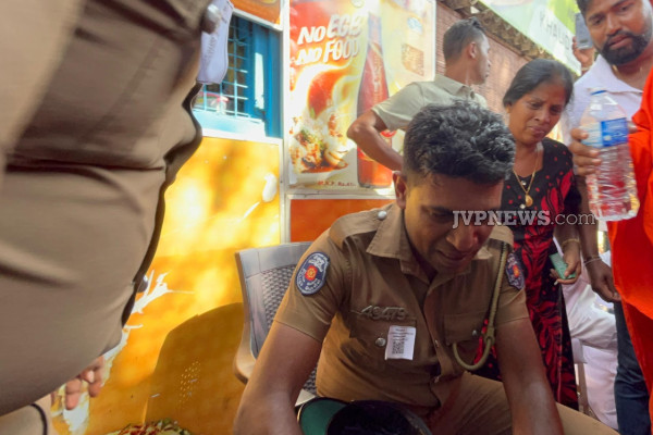 பொலிஸார் மீது தாக்குதல் ; நீதிமன்ற வளாகத்தில் அதிகரிக்கும் பதற்றம் | Attack On Police Tension Rises In Court Area