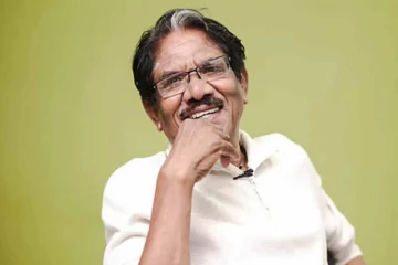 உடல் மெலிந்து எலும்பும் தோலுமாக பாரதிராஜா: வெளியான புகைப்படம்