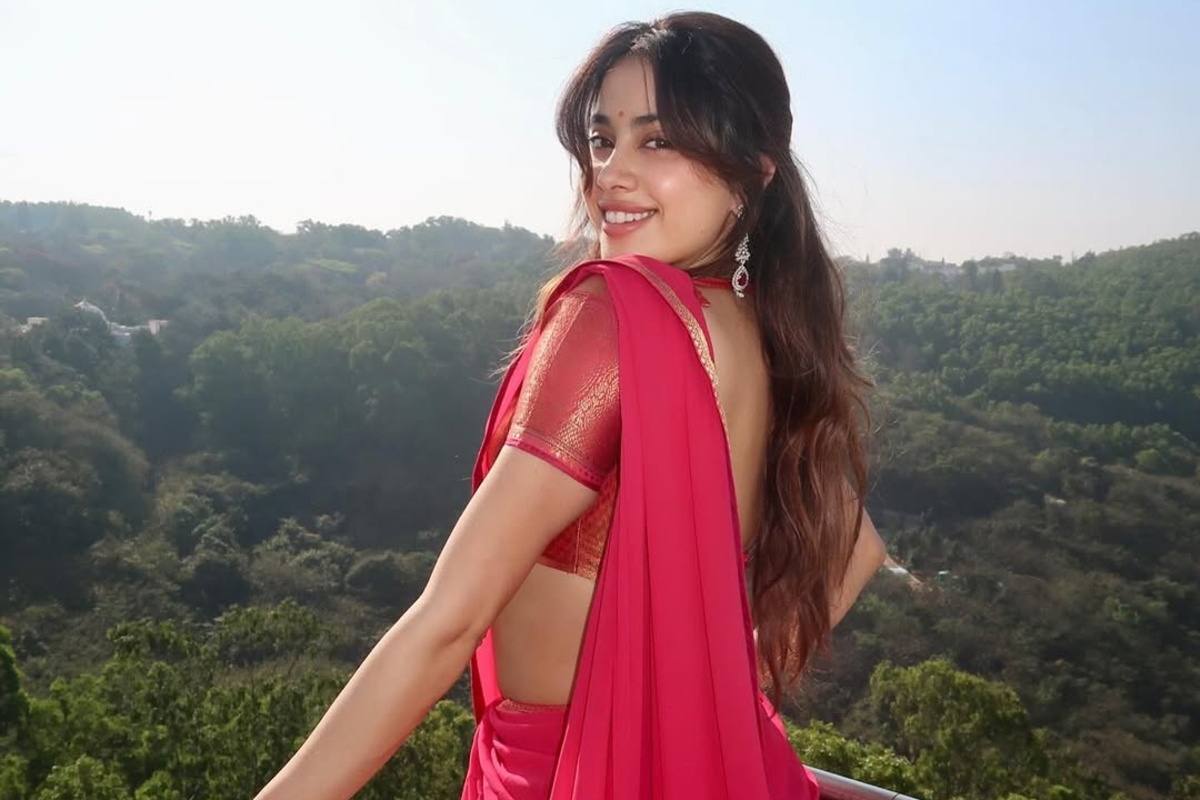 ஸ்ரீதேவி மகள் ஜான்வி கபூரின் ரீசெண்ட் போட்டோஷூட்... | Actress Janhvi Kapoor Recent Photoshoot Post ஸ்ரீதேவி மகள் ஜான்வி கபூரின் ரீசெண்ட் போட்டோஷூட்... | Actress Janhvi Kapoor Recent Photoshoot Post